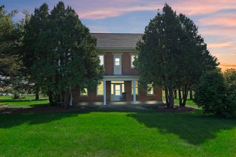 Photo of 149 Highway 81, Platteville, WI 53818 (MLS # 2010113)