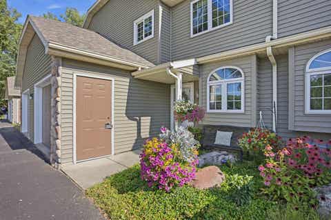 Photo of 1066 Hillside Drive 4 #4, Wisconsin Dells, WI 53965 (MLS # 2030044)