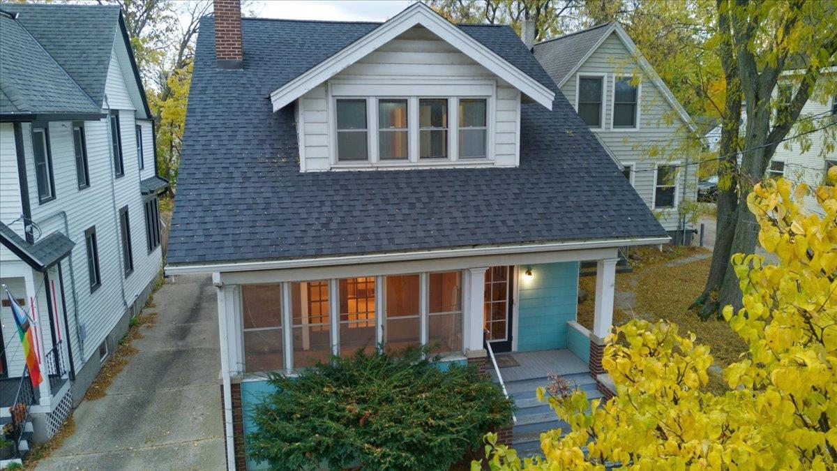 1035 E Gorham Street