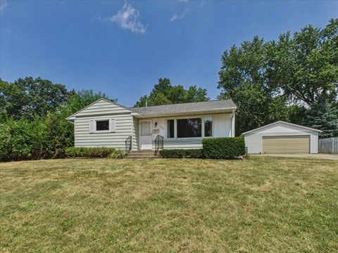 Photo of 1710 Thackeray Road, Madison, WI 53704 (MLS # 2029058)