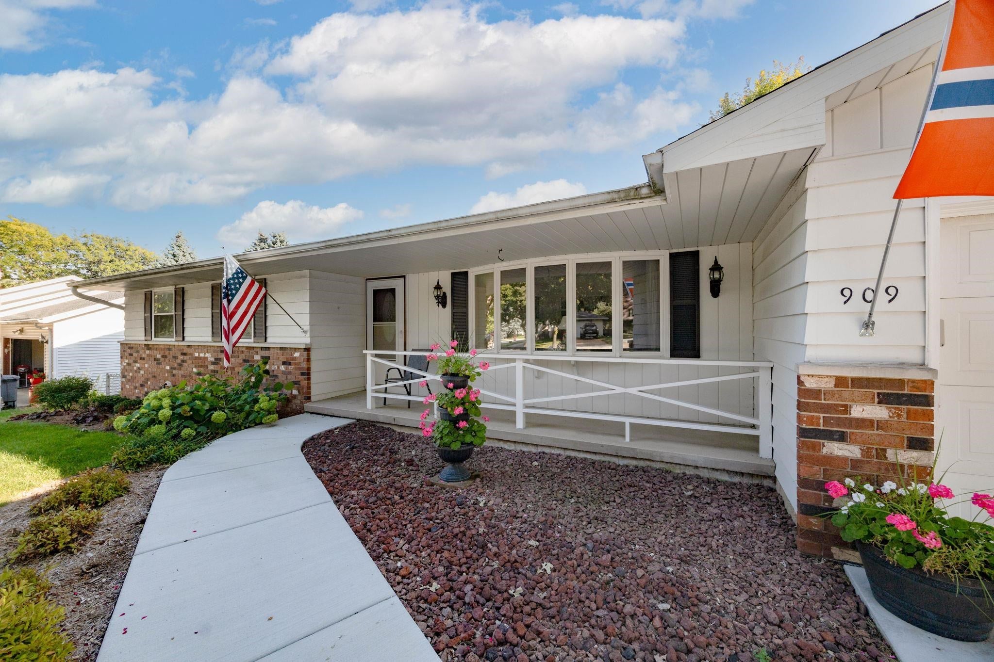 909 Eisenhower Road