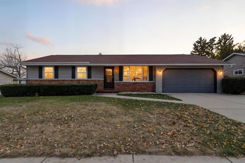 Photo of 1603 Crestview Street, Janesville, WI 53546 (MLS # 2012164)