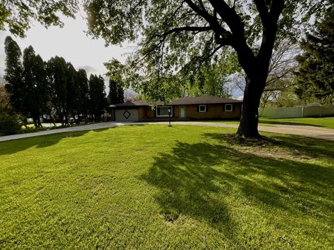 Photo of 2443 shopiere Road, Beloit, WI 53511 (MLS # 2021895)