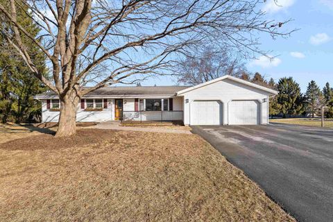 Photo of 2613 E Grandview Drive, Milton, WI 53563 (MLS # 2017231)