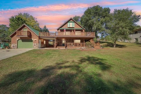 Photo of 1128 W Happy Hollow Road, Janesville, WI 53546 (MLS # 2010390)