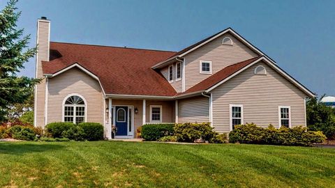 Photo of W6272 Apple Lane, Fort Atkinson, WI 53538 (MLS # MM1930197) Photo of W6272 Apple Lane, Fort Atkinson, WI 53538 (MLS # MM1930197)