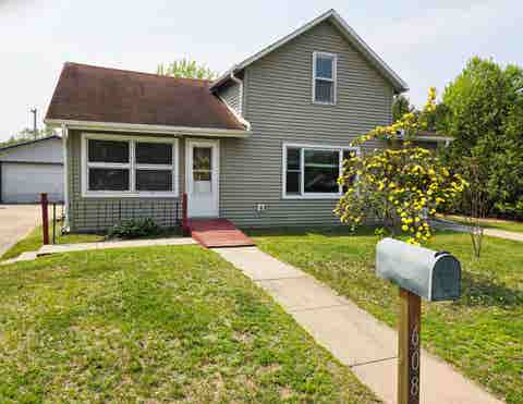 Photo of 608 E Legrand Street, Boscobel, WI 53805 (MLS # 2024907)