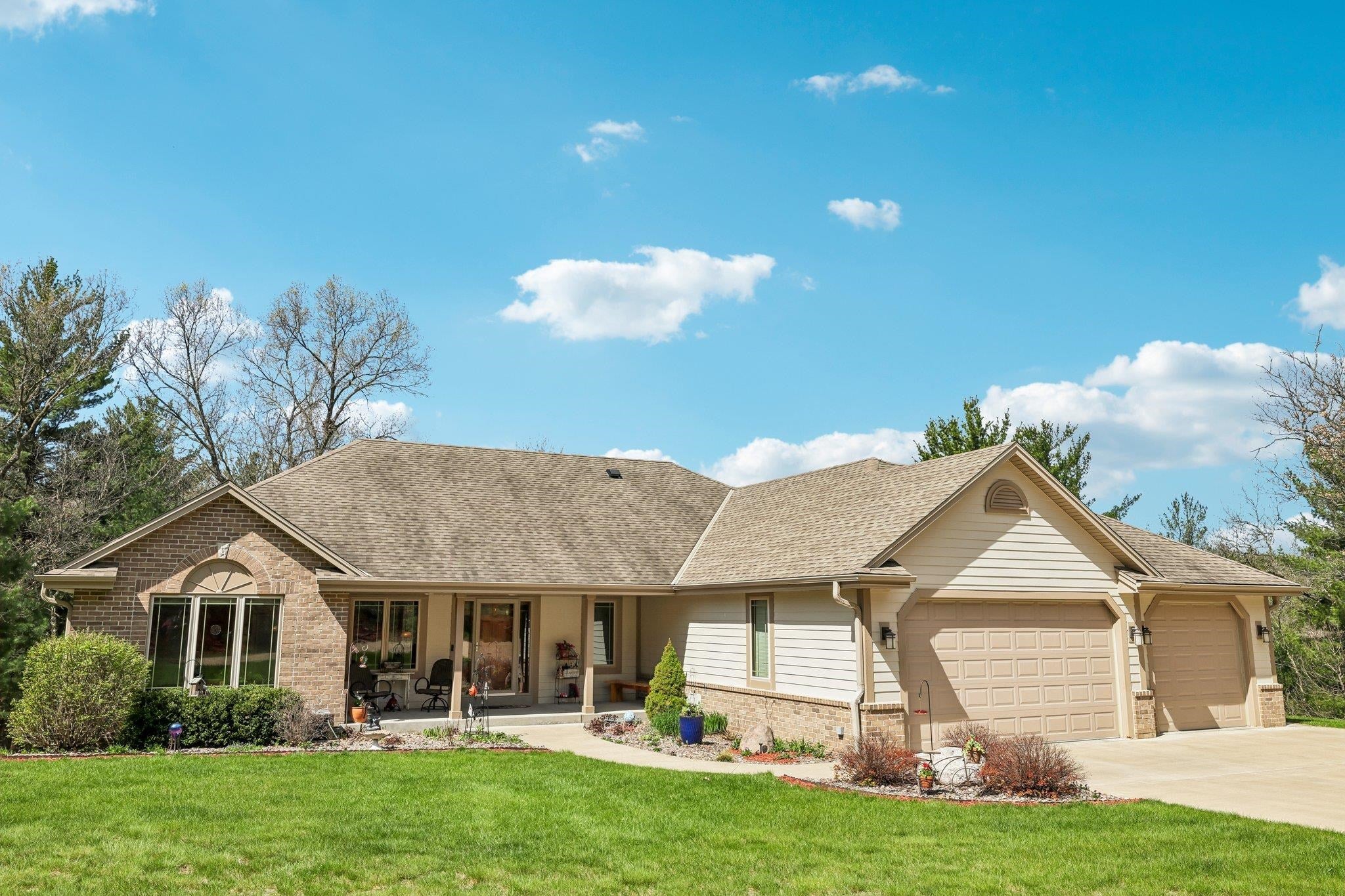 875 Fawn Lane