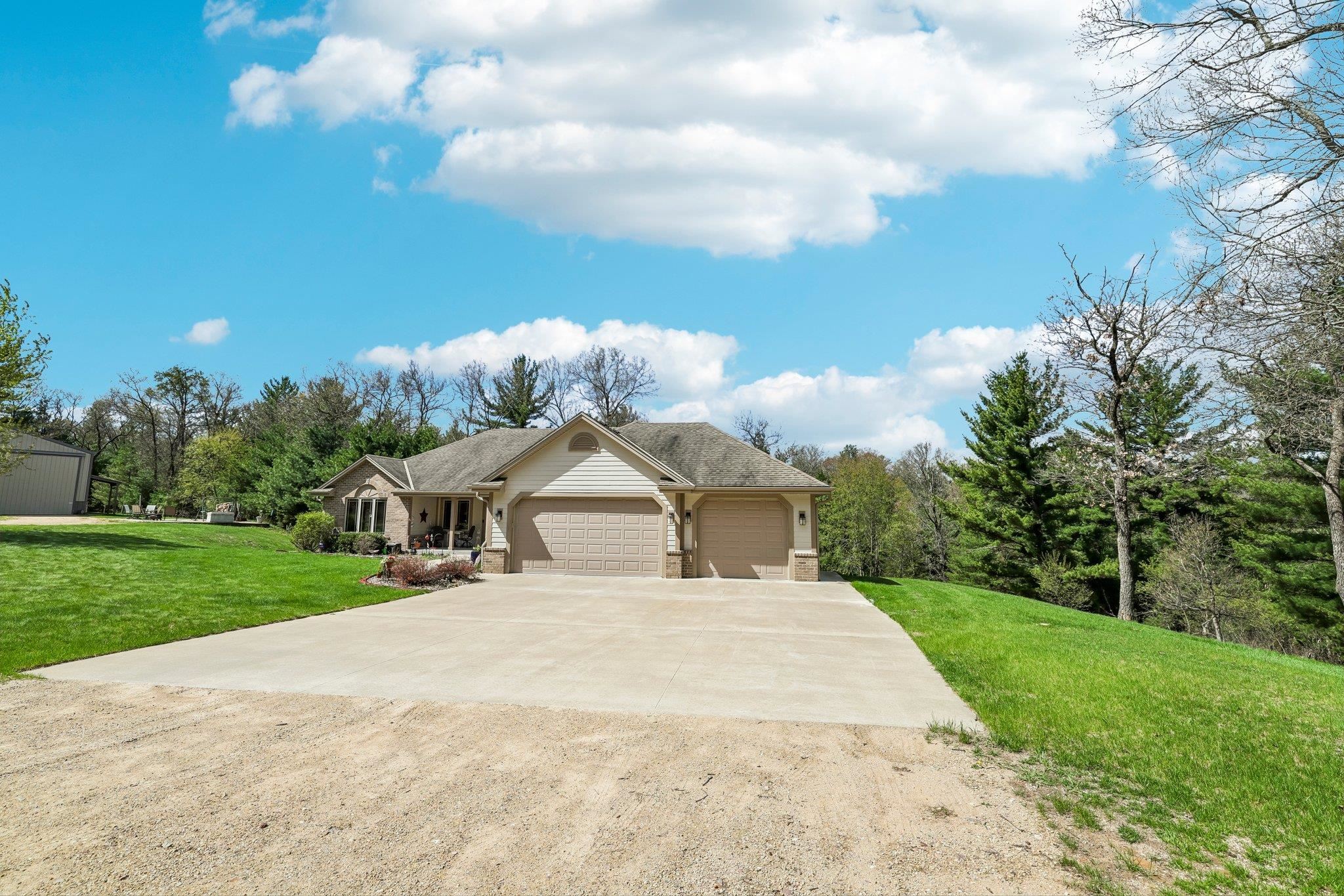 875 Fawn Lane