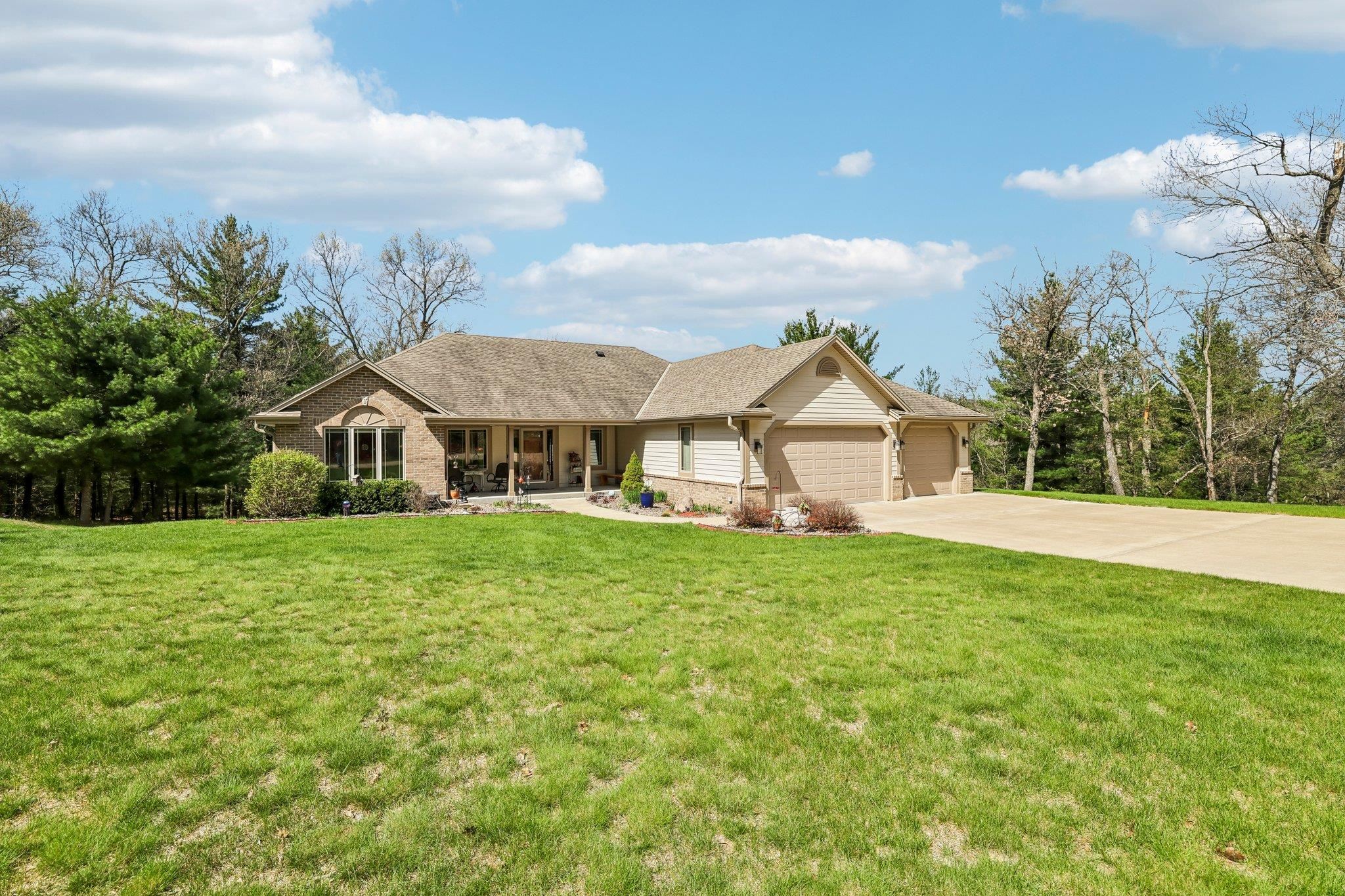 875 Fawn Lane