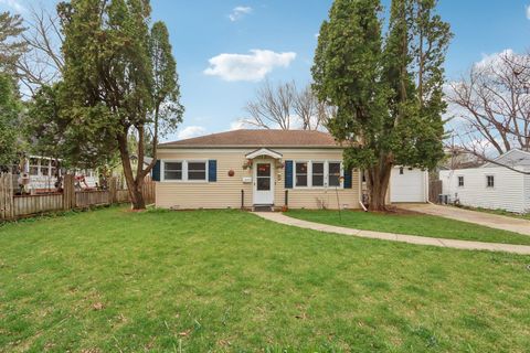 Photo of 10 S Hillside Terrace, Madison, WI 53705 (MLS # 2020887)
