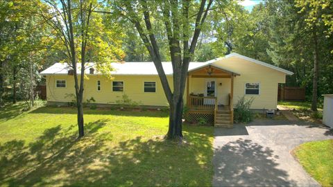 Photo of 743 Fiesta Drive, Nekoosa, WI 54457 (MLS # 2007426) Photo of 743 Fiesta Drive, Nekoosa, WI 54457 (MLS # 2007426)