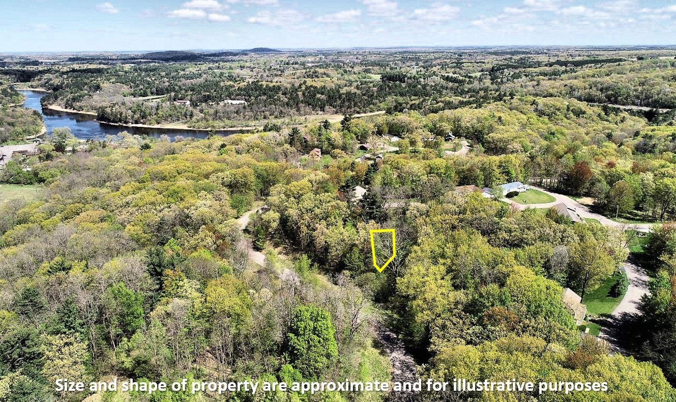 Photo 1 of 28 — 31 Eagles Nest, Baraboo, WI 53913