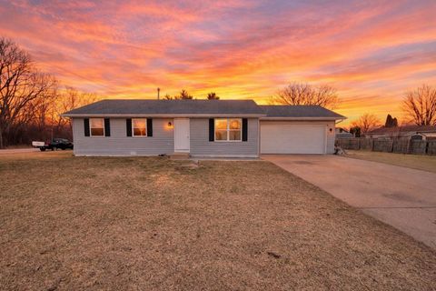 Photo of 3107 Glenbarr Drive, Janesville, WI 53548 (MLS # 2018508)