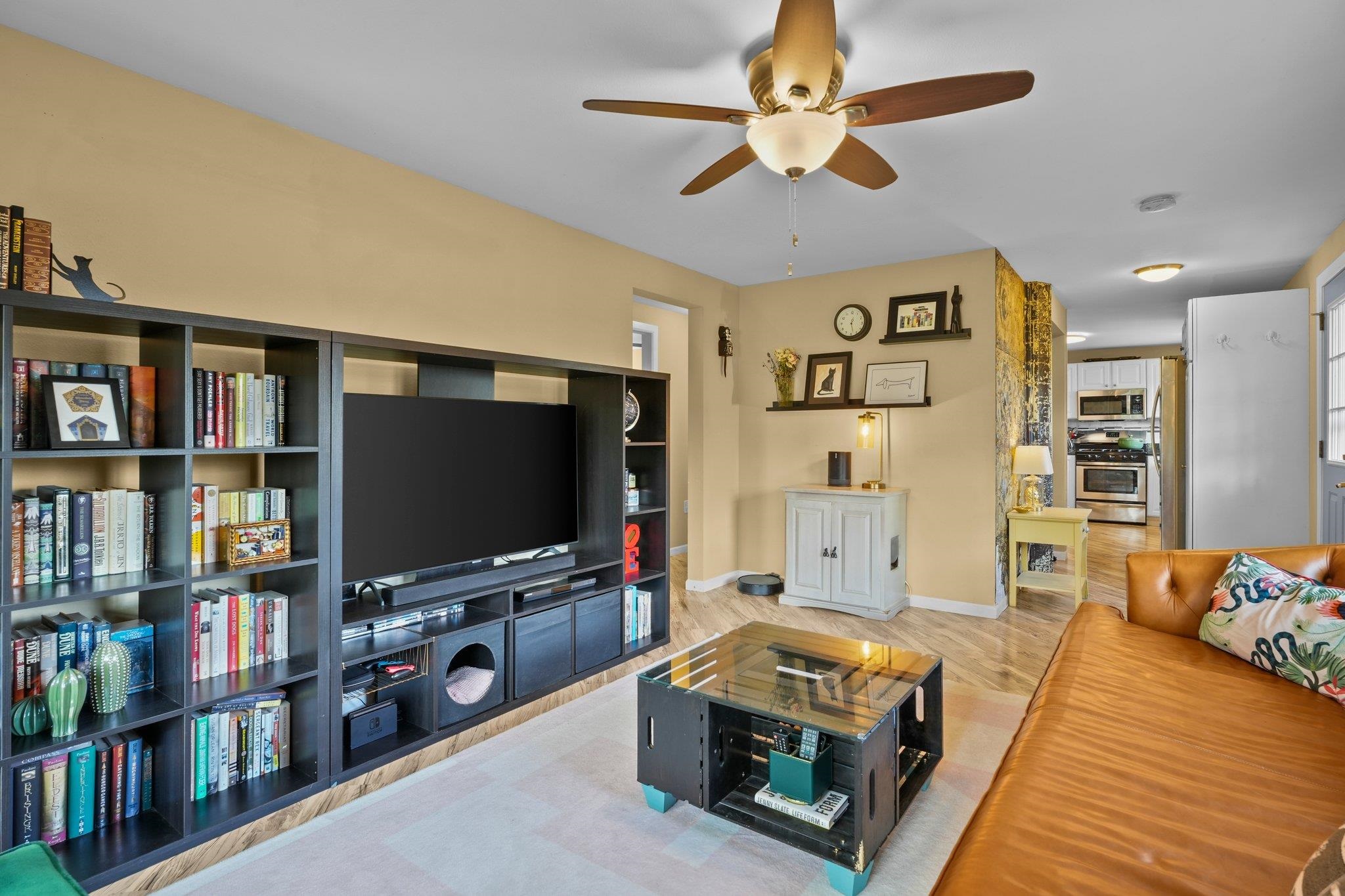 Madison, Wisconsin 53714, United States, 3 Bedrooms Bedrooms, ,1 BathroomBathrooms,Residential,Pending,140144