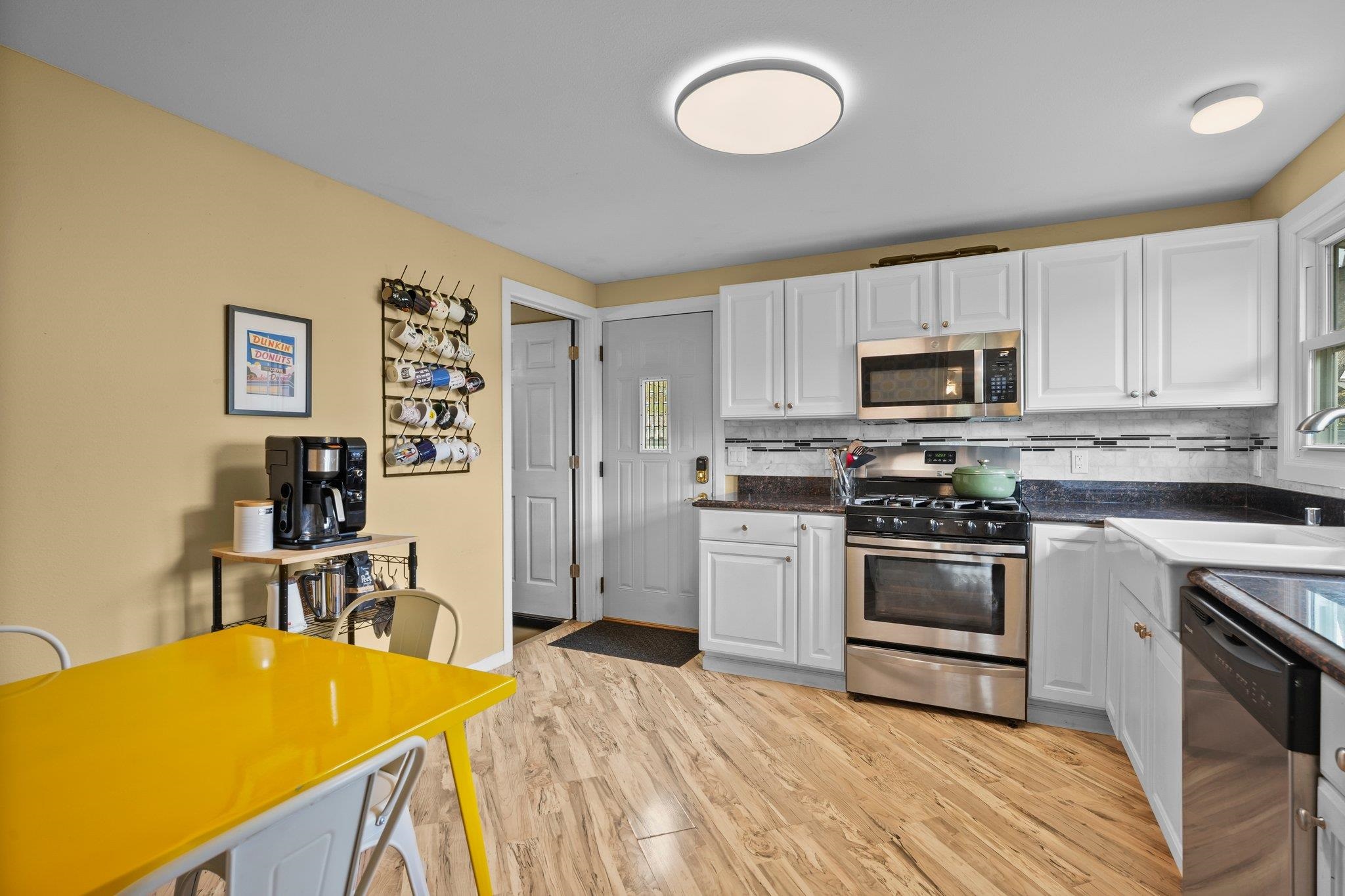 Madison, Wisconsin 53714, United States, 3 Bedrooms Bedrooms, ,1 BathroomBathrooms,Residential,Pending,140144