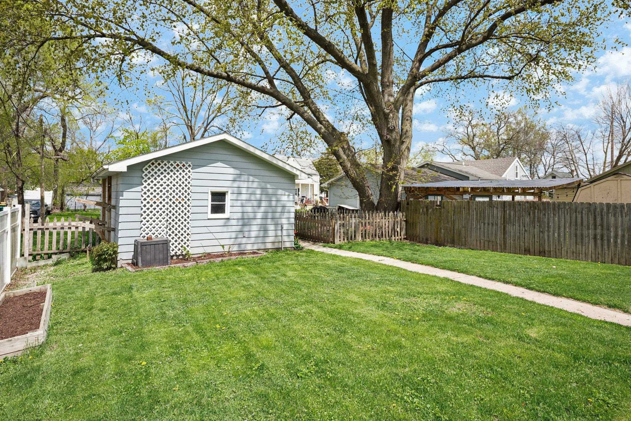 Madison, Wisconsin 53714, United States, 3 Bedrooms Bedrooms, ,1 BathroomBathrooms,Residential,Pending,140144