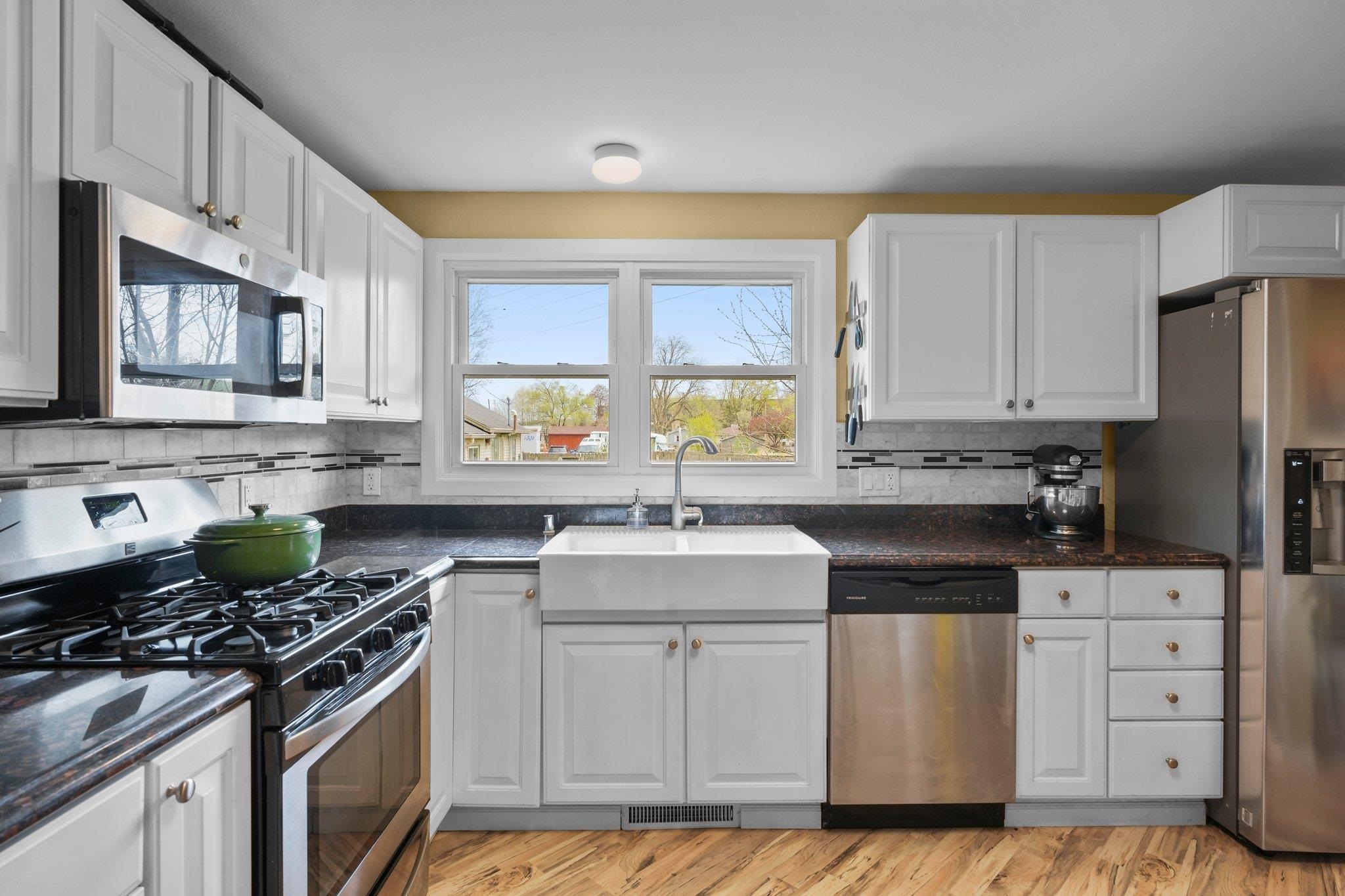 Madison, Wisconsin 53714, United States, 3 Bedrooms Bedrooms, ,1 BathroomBathrooms,Residential,Pending,140144