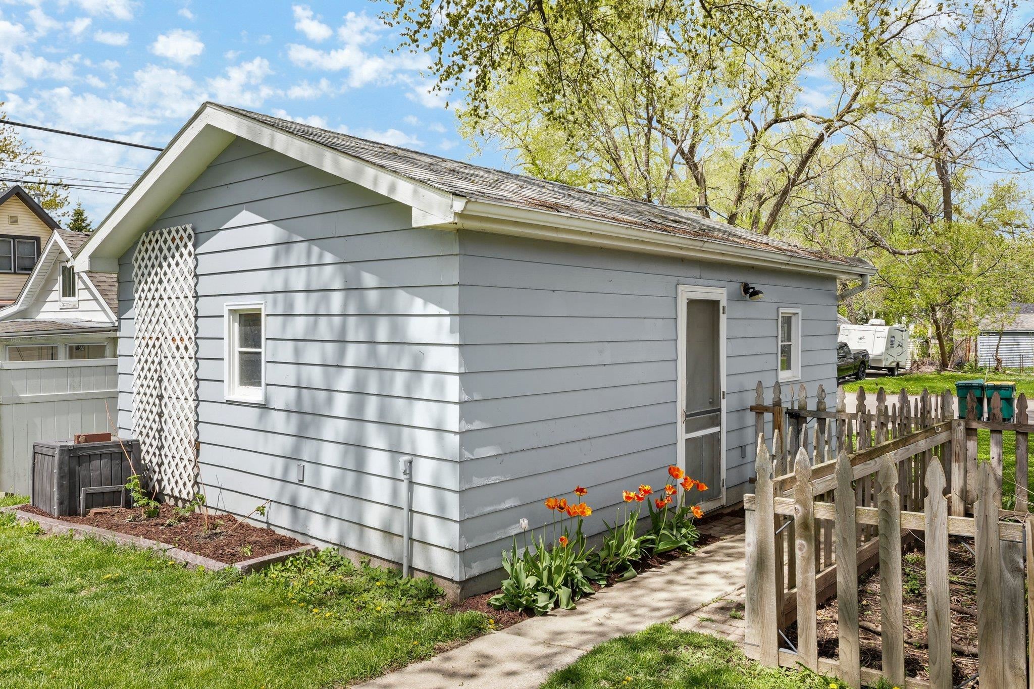 Madison, Wisconsin 53714, United States, 3 Bedrooms Bedrooms, ,1 BathroomBathrooms,Residential,Pending,140144