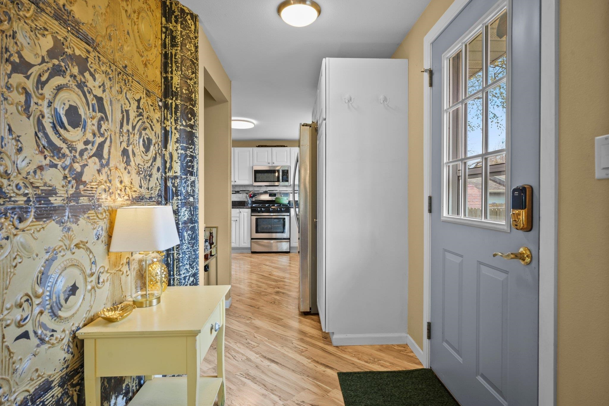 Madison, Wisconsin 53714, United States, 3 Bedrooms Bedrooms, ,1 BathroomBathrooms,Residential,Pending,140144