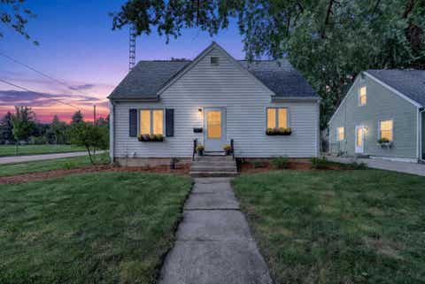 Photo of 1524 Greenview Avenue, Janesville, WI 53548 (MLS # 2030650)
