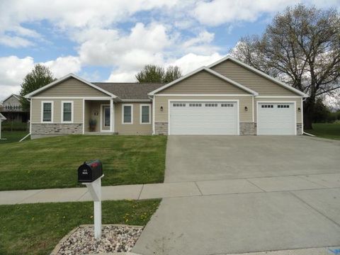 Photo of 525 Eagle Ridge Ln, Portage, WI 53901 (MLS # 2022109)