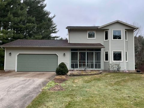 Photo of E10471 Pine Circle, Prairie Du Sac, WI 53578 (MLS # 2018747)