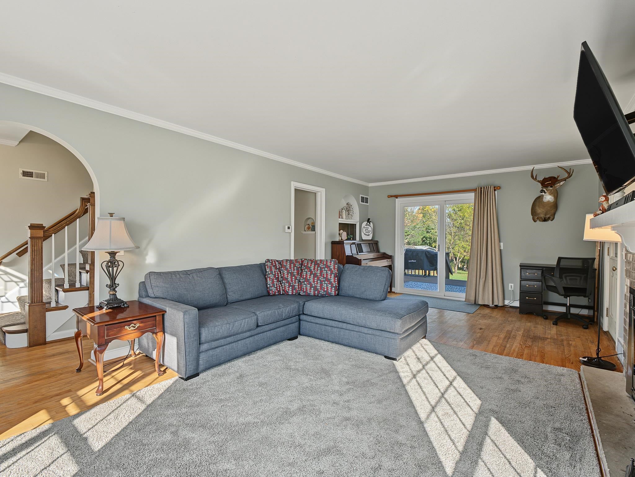 414 E Merrimac Street - Photo 3