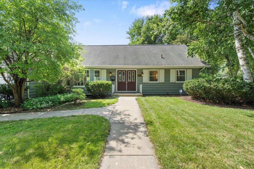 Photo for 6337 Piping Rock Road, Madison, WI 53711 (MLS # 2002521)