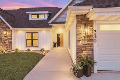 Photo of 310 Willow Street, Pardeeville, WI 53954 (MLS # 2021795)