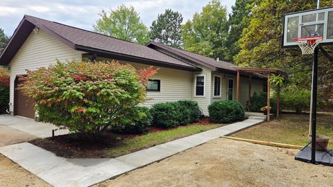 Photo of 335 Ember Avenue, Oxford, WI 53952 (MLS # 2010607)