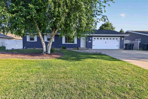 Photo of 1411 Wolcott Street, Janesville, WI 53546 (MLS # 2028514)