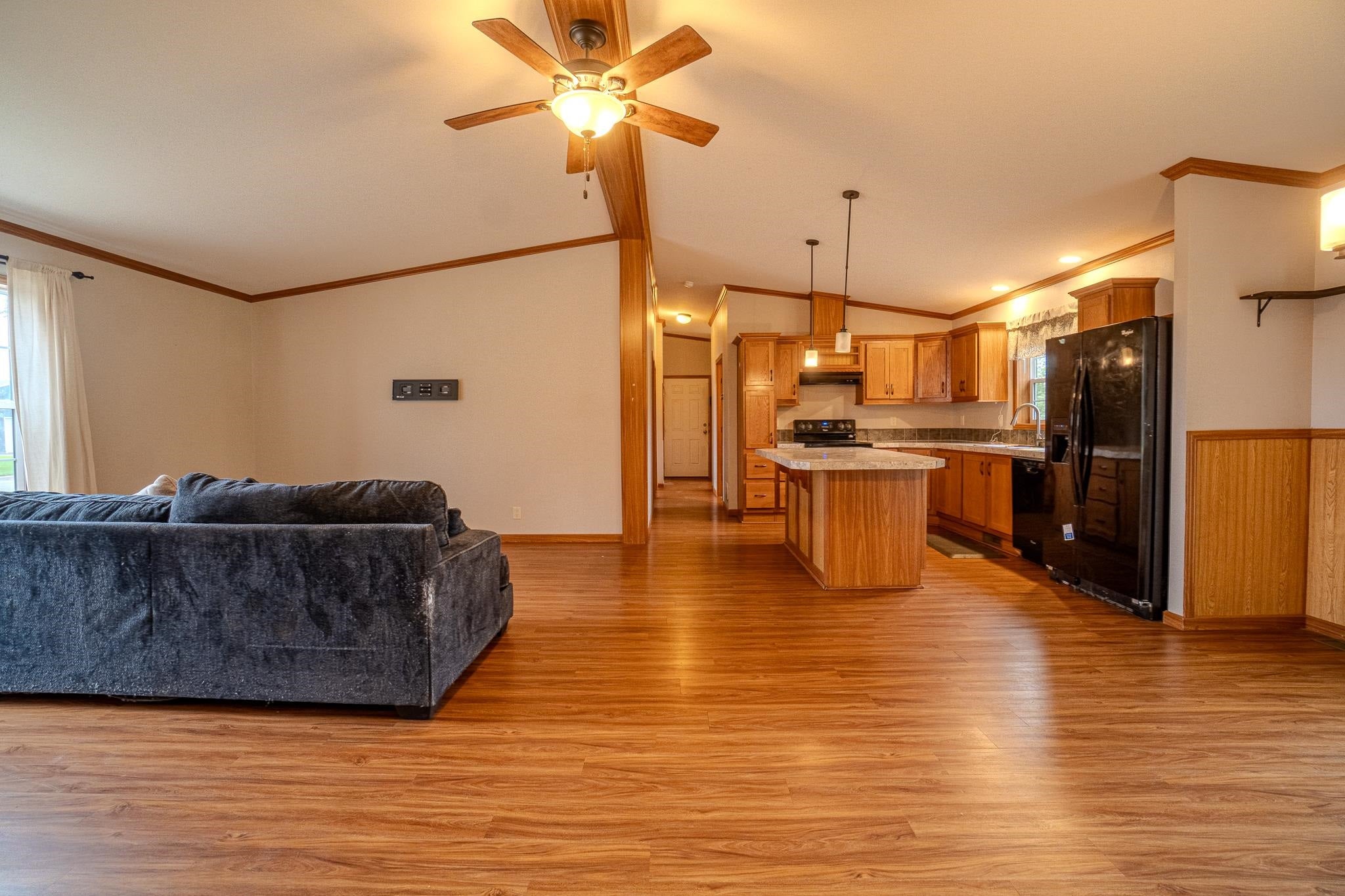 1321 Lakeview Drive