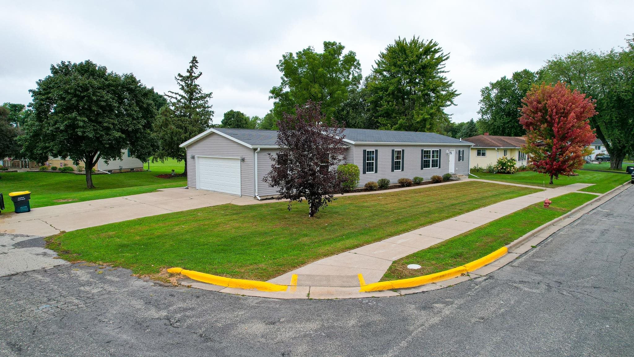 1321 Lakeview Drive