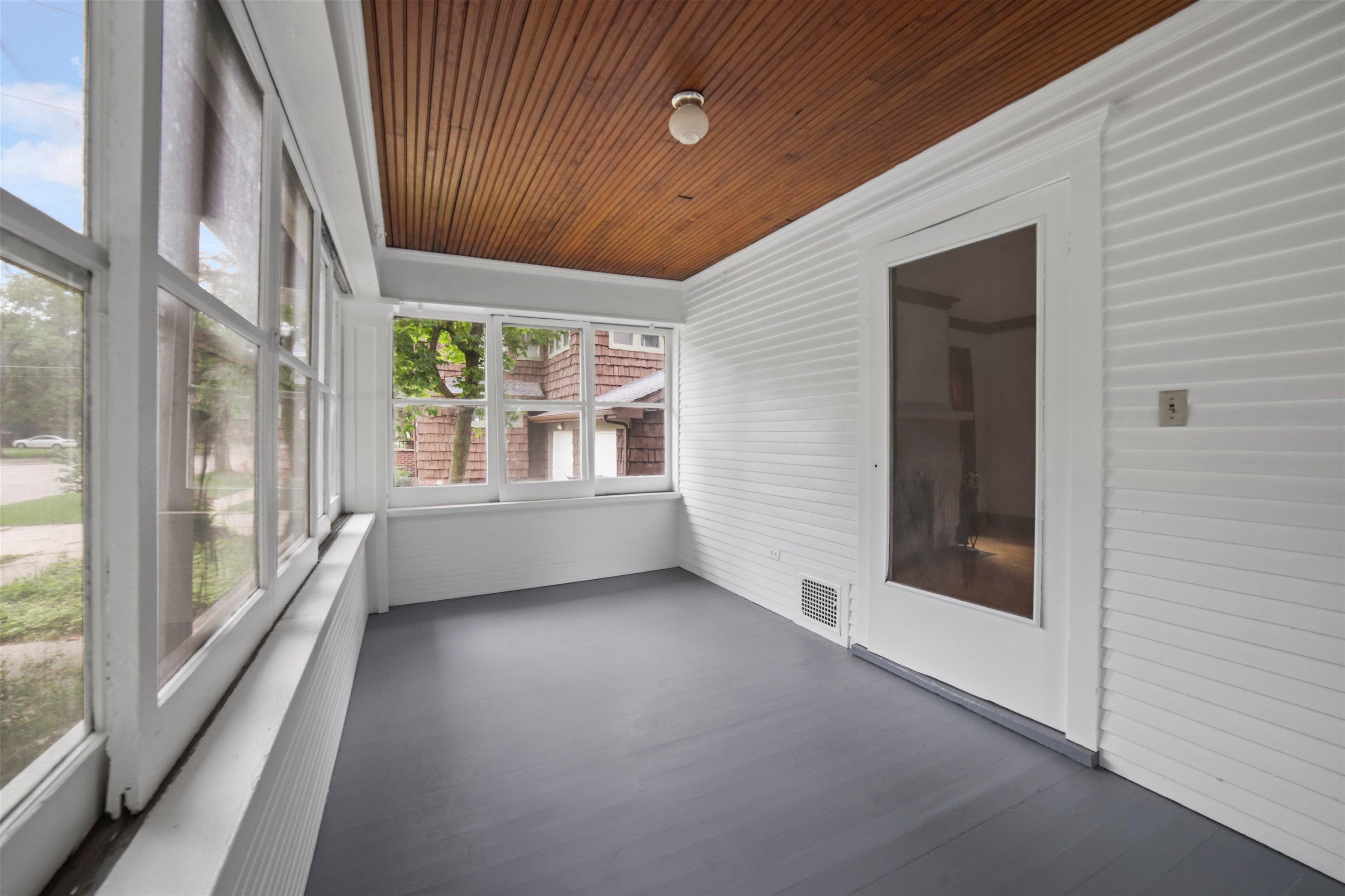 710 Harrison Avenue - Photo 4