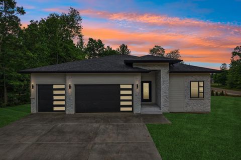 Photo of 386 Oakbrook Drive, Wisconsin Dells, WI 53965 (MLS # 2025280)