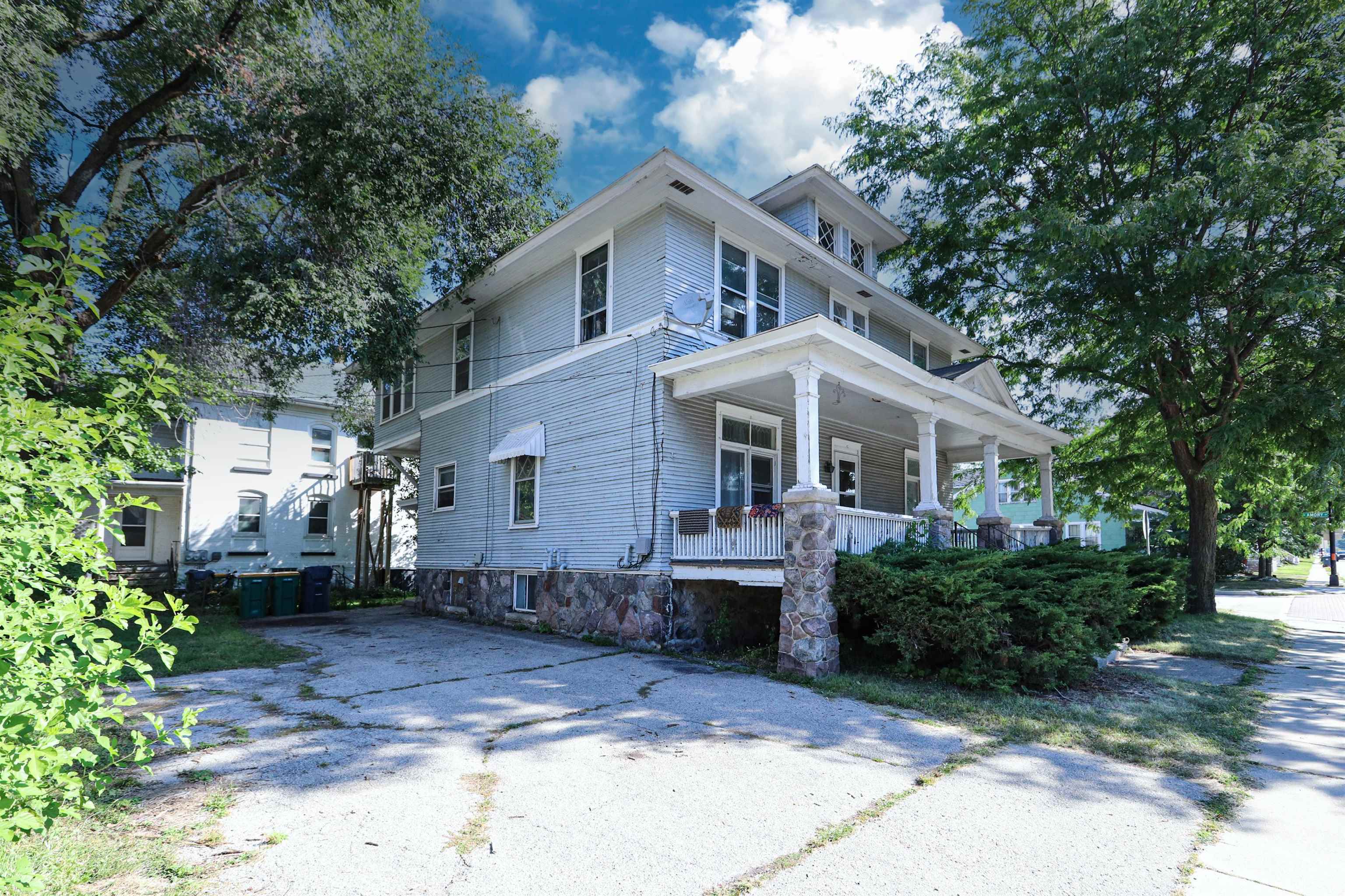 Photo 1 of 33 — 85 E JOHNSON Street, Fond Du Lac, WI 54935