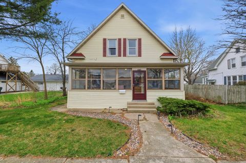 Photo of 813 John Adams Street, Sauk City, WI 53583 (MLS # 2020695)