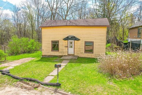 Photo of 419 E Liberty Street, New Lisbon, WI 53950 (MLS # 2021702)