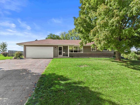 Photo of 5067 Hardy Trail, Waunakee, WI 53597 (MLS # 2034211)