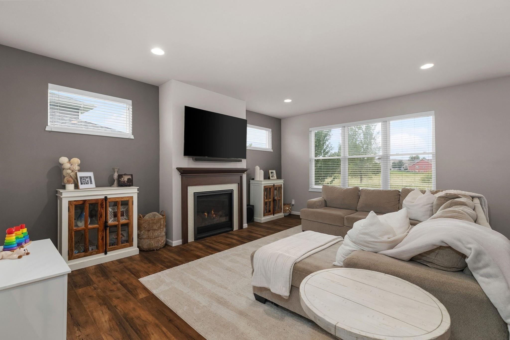 2372 Leopold Way