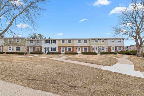 Photo of 118 Lakecrest Drive 1 #1, Beaver Dam, WI 53916 (MLS # 2017191)