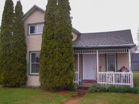 Photo of 305 W Oak Street, Boscobel, WI 53805 (MLS # 2019878)