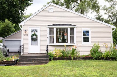 Photo of 1942 S Mound Avenue, Beloit, WI 53511 (MLS # 2017346)