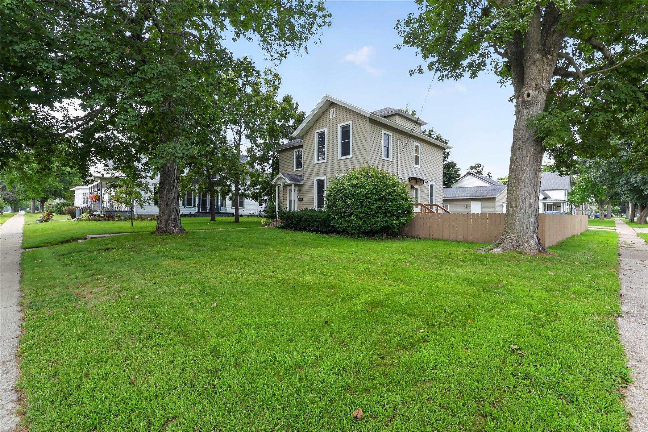 608 1st Center Avenue - Photo 4