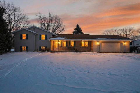 Photo of 4007 S County Road K, Orfordville, WI 53576 (MLS # 2015596)