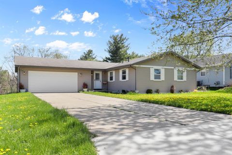 Photo of 838 Somerset Drive, Janesville, WI 53546 (MLS # 2021919)