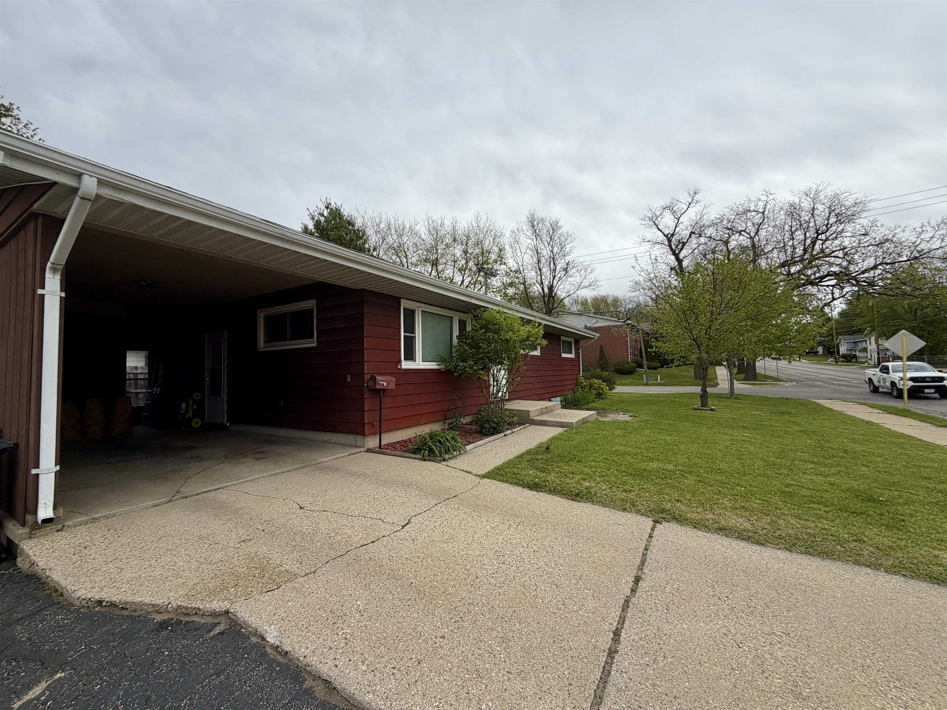 265 E Memorial Drive