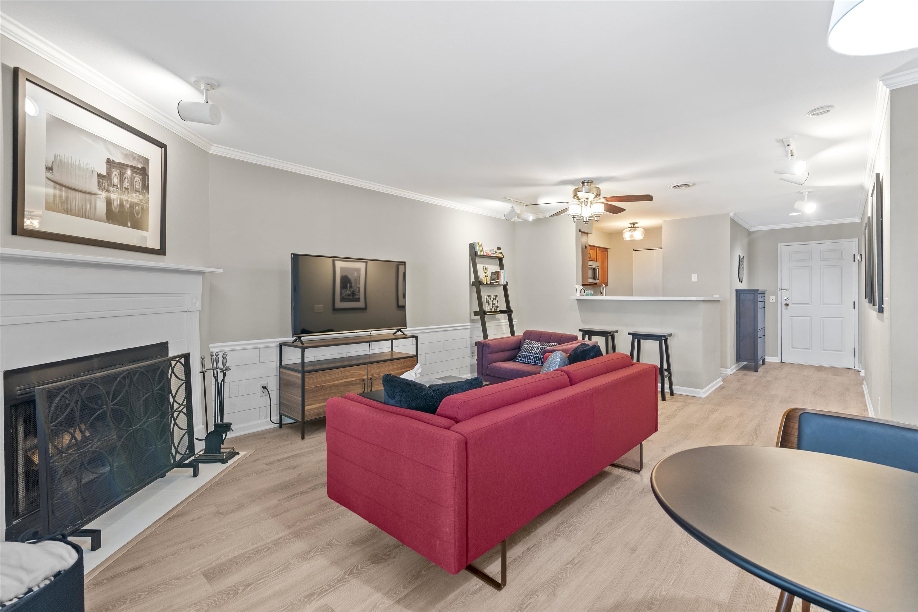 2 Captains Court 3