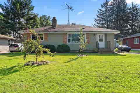 Photo of 920 S Andrews Street, Shawano, WI 54166 (MLS # 2031023)